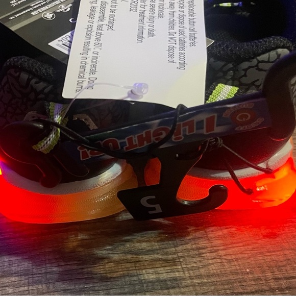 2 pairs of Toddler Boy’s size 5 light-up sneakers! NWT! - Picture 14 of 14